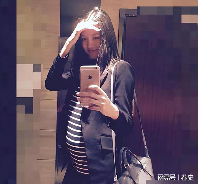 亿豪门怀孕6个月上春晚站C位真人生赢家j9九游会网址是什么艳压奚梦瑶拒嫁30(图7)