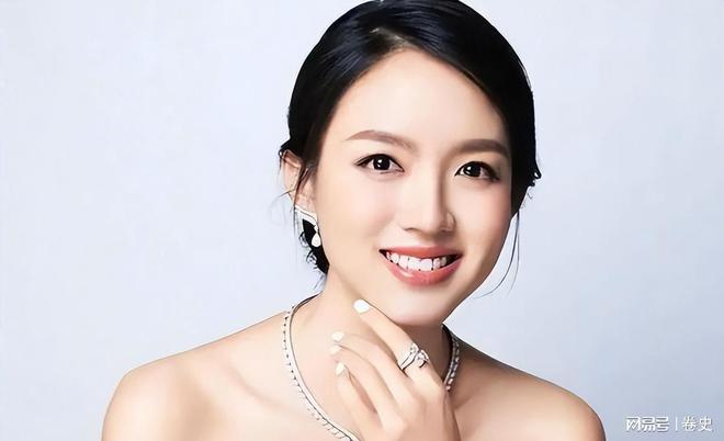 亿豪门怀孕6个月上春晚站C位真人生赢家j9九游会网址是什么艳压奚梦瑶拒嫁30(图2)