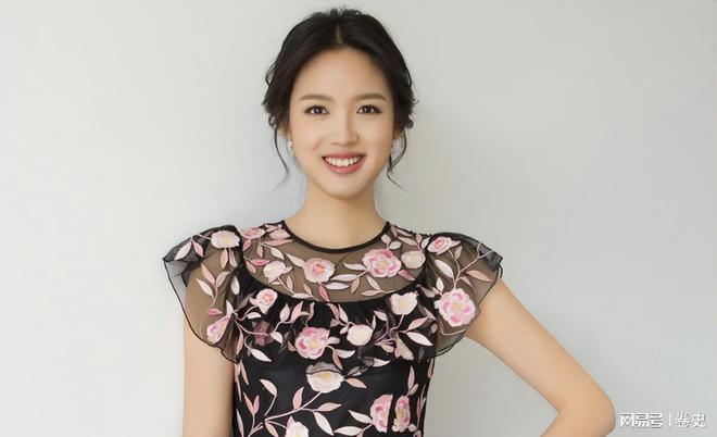 亿豪门怀孕6个月上春晚站C位真人生赢家j9九游会网址是什么艳压奚梦瑶拒嫁30(图14)